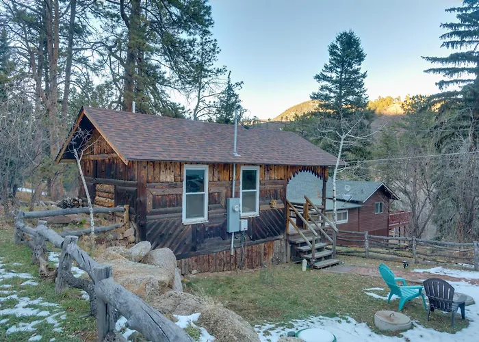 Rustic Log Cabin W/ Studio ~ 5 Mi To Pikes Peak!