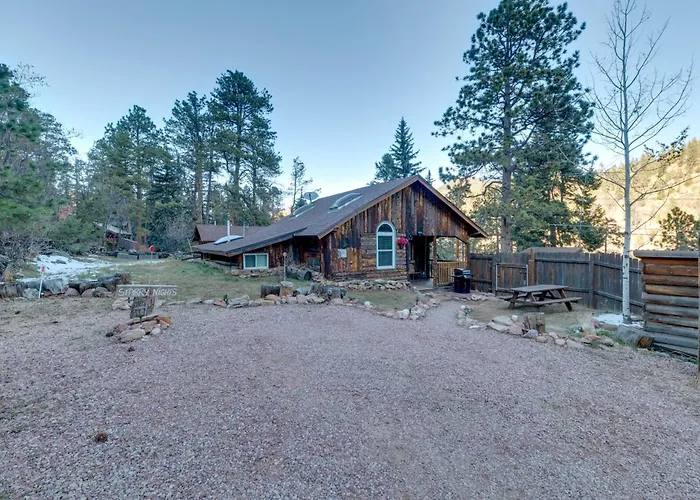 Rustic Log Cabin W/ Studio ~ 5 Mi To Pikes Peak!